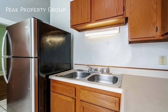 Foto del edificio - 246 1/2 W. 5th Avenue Rear-