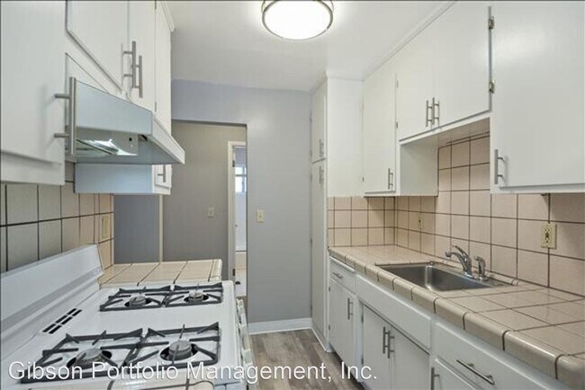 Building Photo - 1370 Warburton Ave