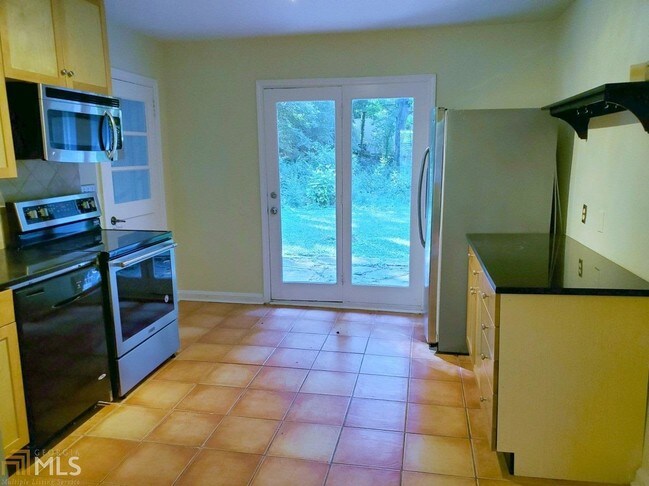 Foto del edificio - 4159 N Stratford Rd NE