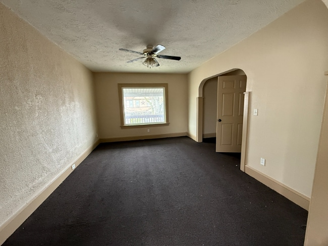 Building Photo - 3147 W 82nd St