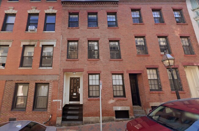 Building Photo - 61 Joy St