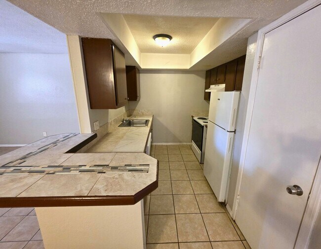 Foto del edificio - 3746 N Nicklas Ave