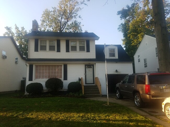 Building Photo - 27180 Mallard Ave
