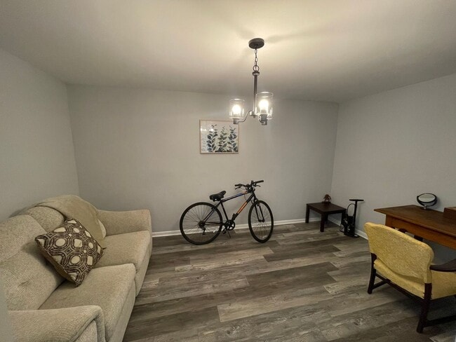 Building Photo - 2033 E 41st St