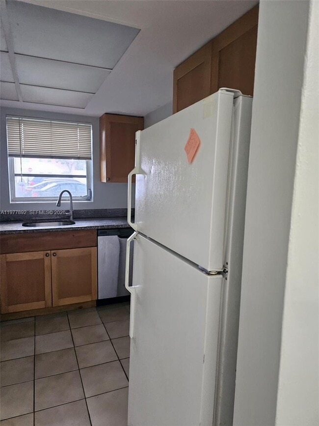 Foto del edificio - 7570 SW 82nd St