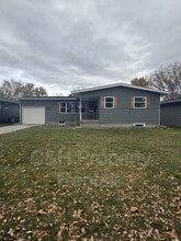 Building Photo - 915 Avenue F