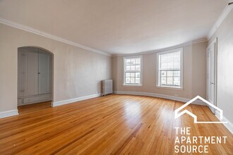 Building Photo - 909 Elmwood Ave