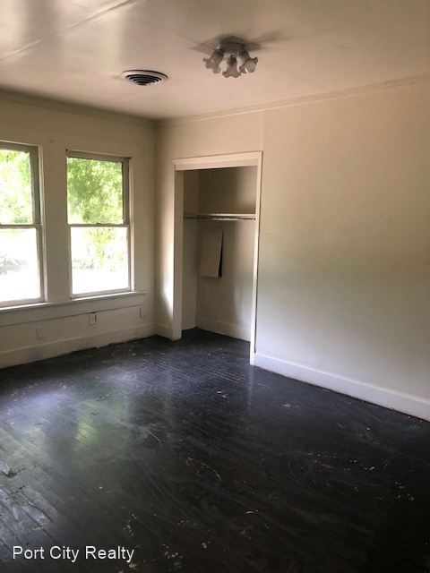 Building Photo - 3 br, 1 bath House - 3520 Darien St.