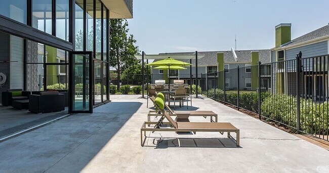 Foto del edificio - Sundance Apartments