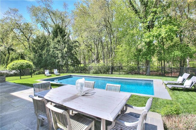 Foto del edificio - 5 Mayflower Pkwy