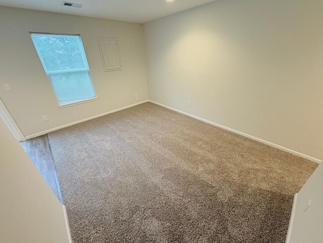 Building Photo - 3 Bedroom | 2.5 Bath | 1-Car Garage in Gra...