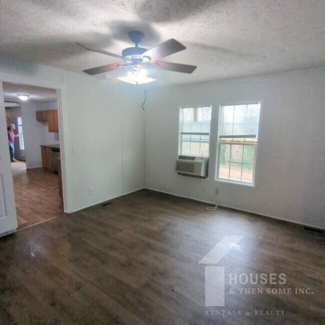 Foto del edificio - 8121 3rd St