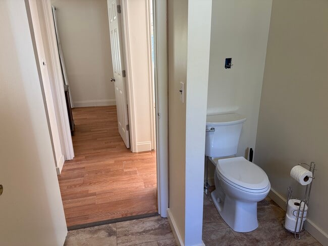 Foto del edificio - 525 Allen Dr