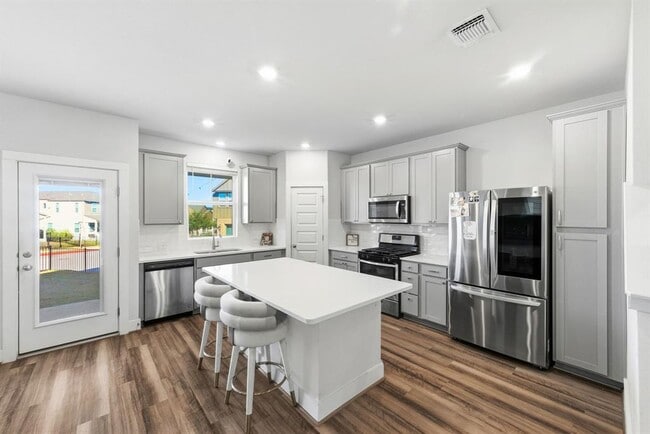 Foto del edificio - 7416 Travertine Spring Dr