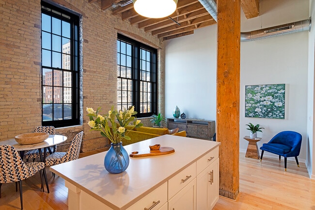 Building Photo - Timber Lofts MKE