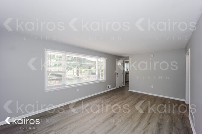 Foto del edificio - 353 Westside School Rd.