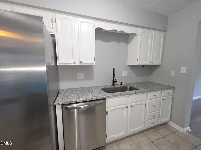 Building Photo - 5893 Shady Grove Cir