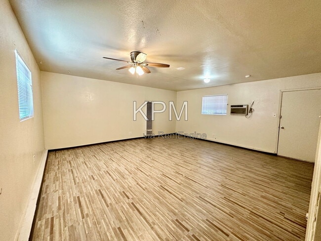 Foto del edificio - 1025 E 9th St