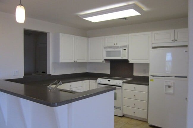 Building Photo - Beautiful 3 BD / 2 BA Townhome in Ko Olina!
