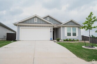 Building Photo - 11400 Comano Dr