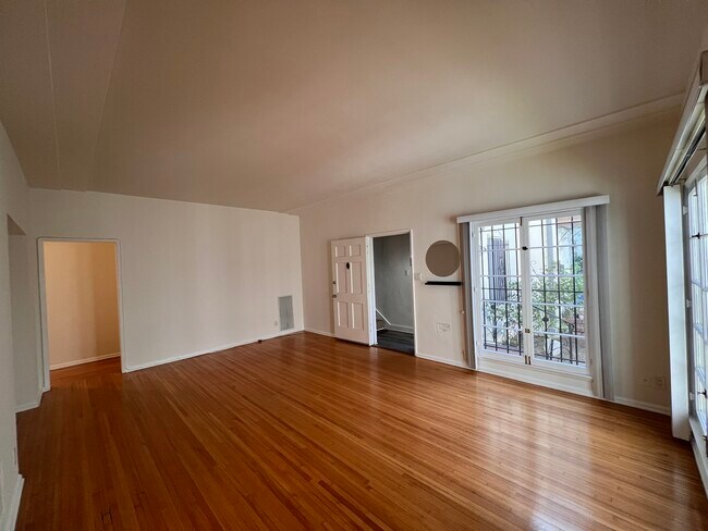 Foto del edificio - 1248 S La Jolla Ave