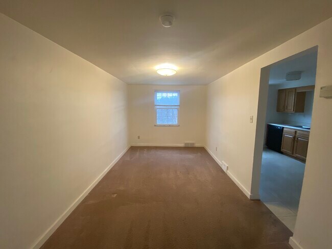 Building Photo - 7578 Elaine Dr