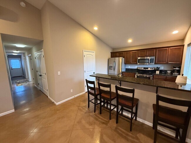 Foto del edificio - Nowells Subdivision Town Homes - Fully Furnished and Utilities Included