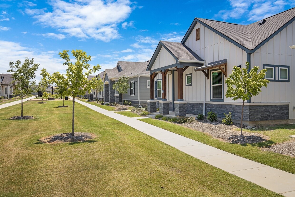 Foto principal - 7147 Rustle Rd