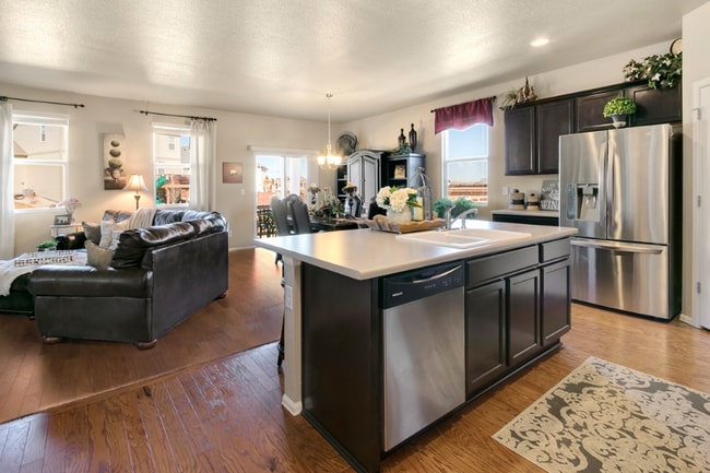 Foto del edificio - 6782 Grainery Rd