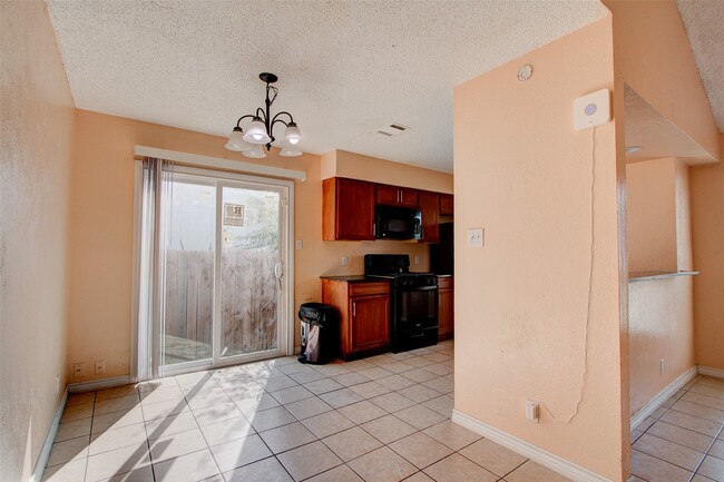 Building Photo - 10621 Lanshire Dr