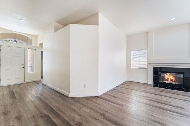 Building Photo - 8712 Cypresswood Ave