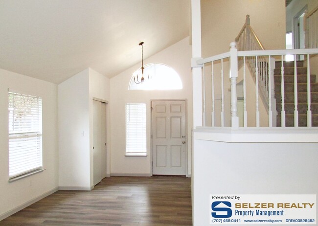 Building Photo - Handsome 4 bd. home near schools, parks, &...