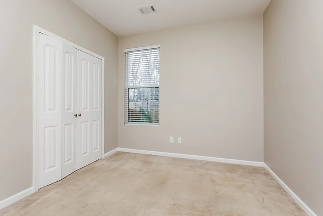 Building Photo - 4331 Silver Oaks Dr