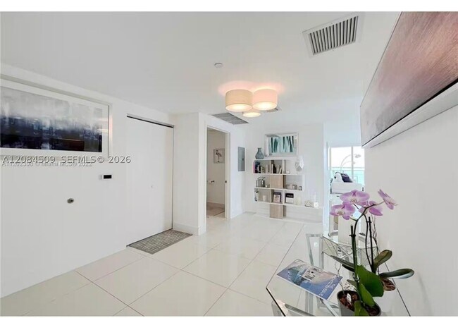 Foto del edificio - 460 NE 28th St