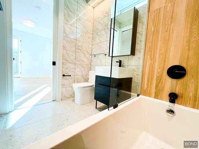 Building Photo - 2 bedroom in NEW YORK NY 10009