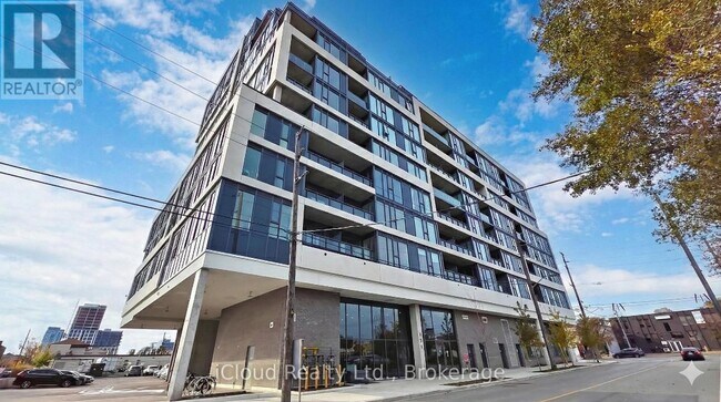 Building Photo - 859 The Queensway