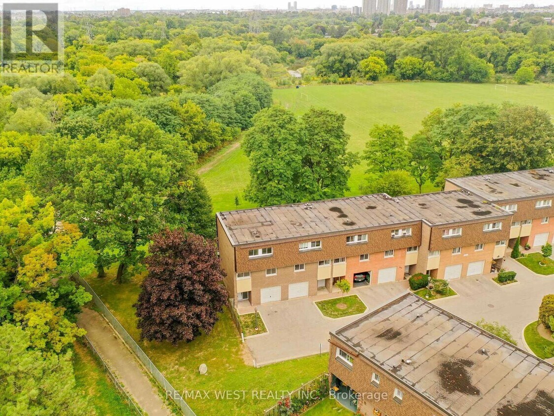 Photo principale - 22-822 Tandridge Crescent