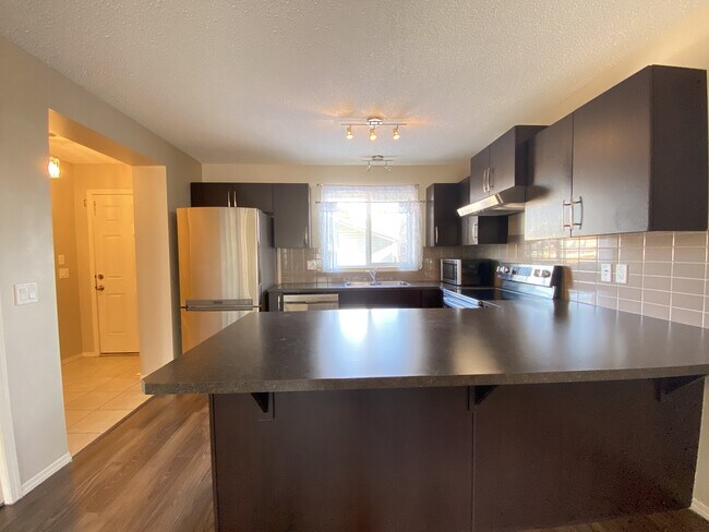 Building Photo - 96 New Brighton Grove SE