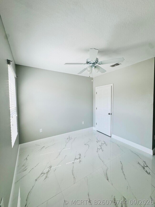 Foto del edificio - 2251 Garfield Dr SW