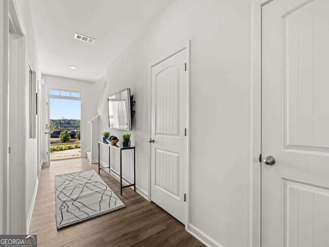 Foto del edificio - 5976 Skylar Dr
