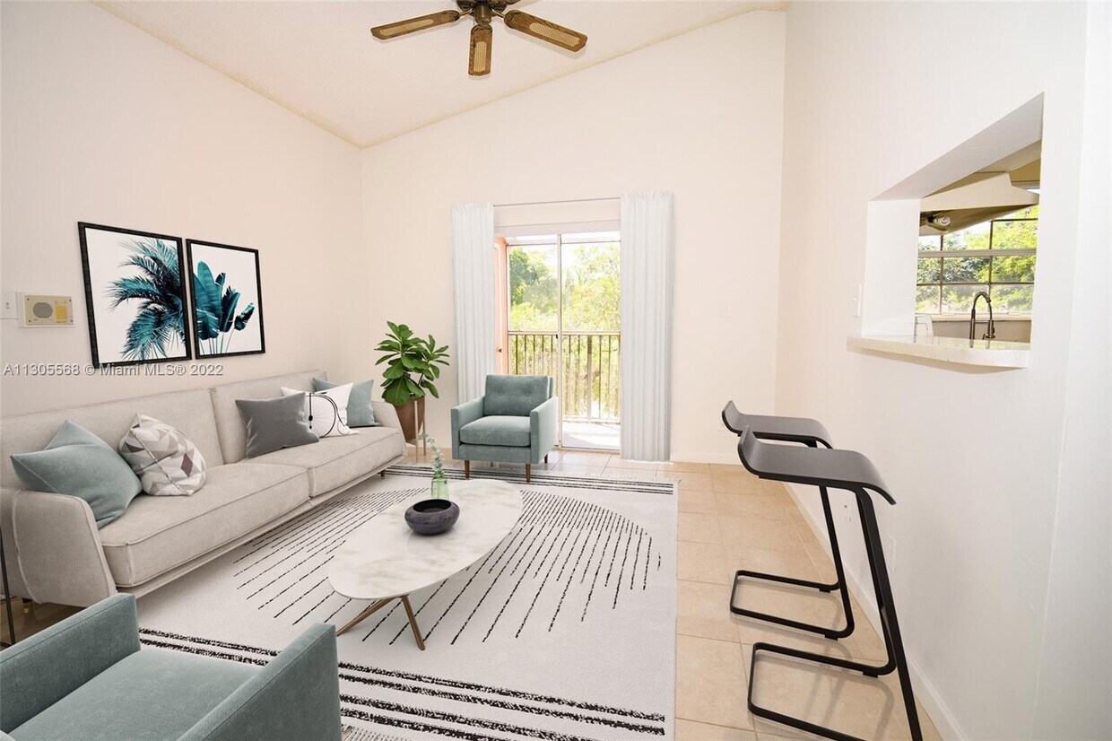 Foto principal - 641 Cypress Lake Blvd