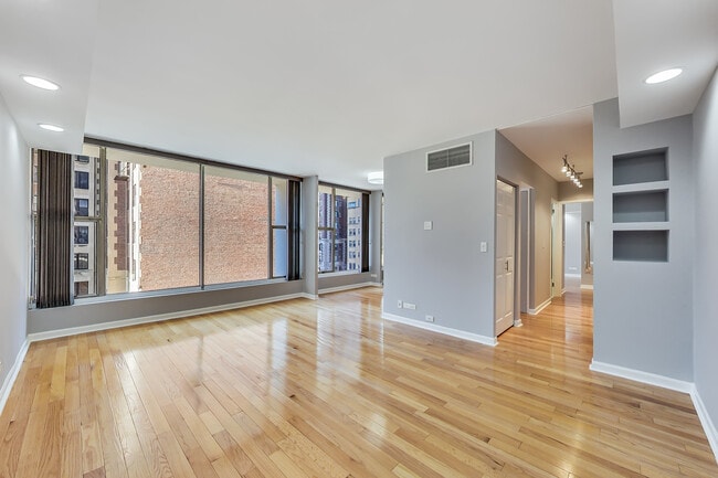 Building Photo - 3200 N Lake Shore Dr