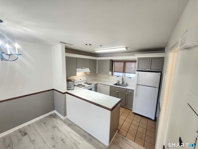 Building Photo - 25 Cottage St