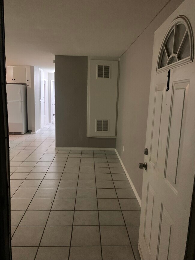 Foto del edificio - 220 N Hargrave St