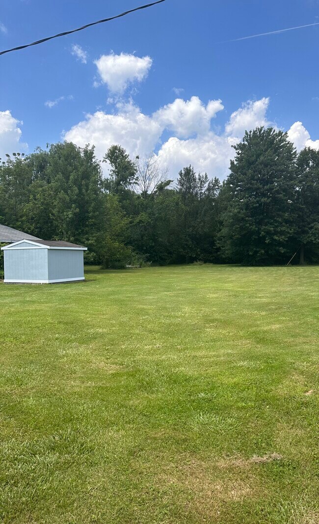 Building Photo - 43420 Tyler Rd