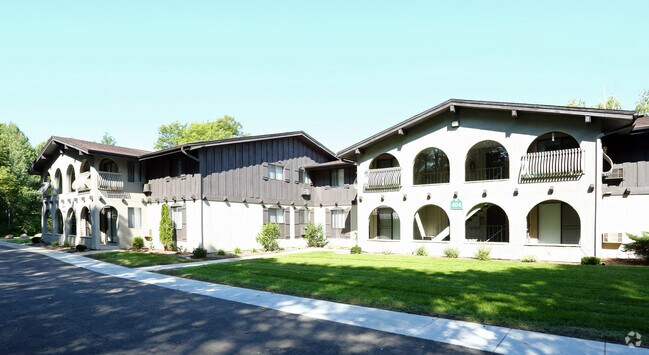 River Bend Apartments at the Arboretum Apartments