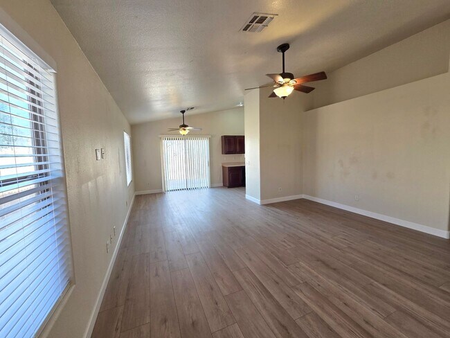 Foto del edificio - Phoenix 3 Bed/2 Bath