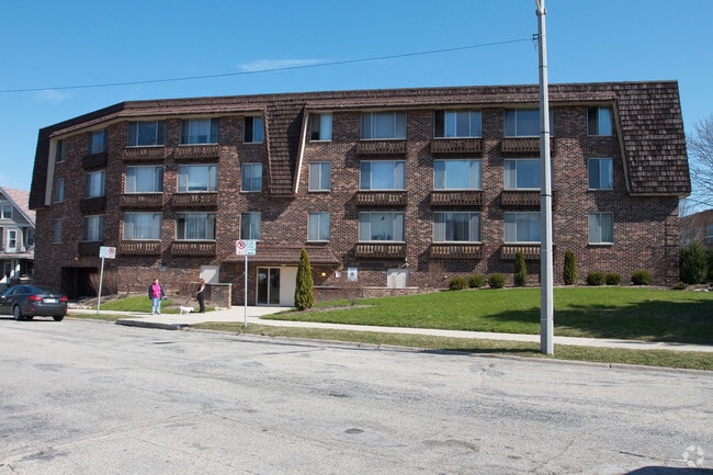 2636 S Logan Ave - 2636 S. Logan