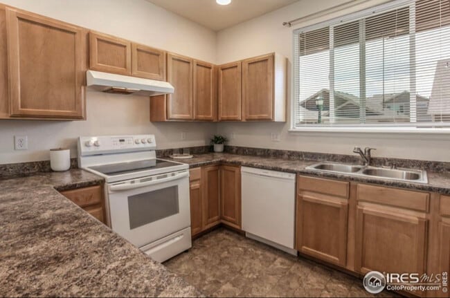 Building Photo - 2113 Day Spring Dr