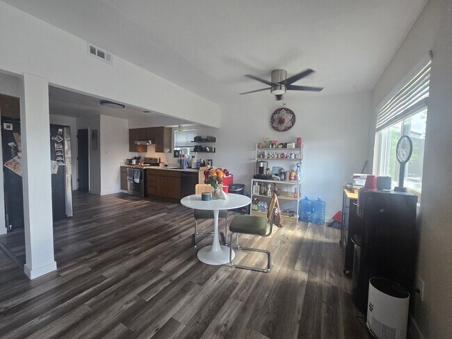 Foto del edificio - 3 Br 2 Ba home available